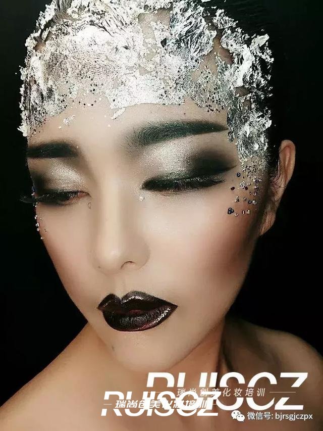 化身拜“金”Girl,体验酷炫金属潮妆!