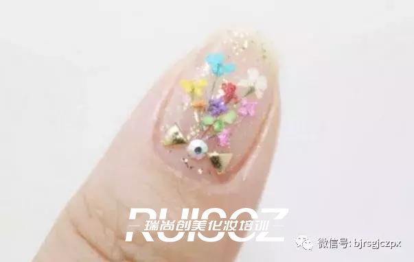 春日ins风美甲教程,手把手教你DIY!