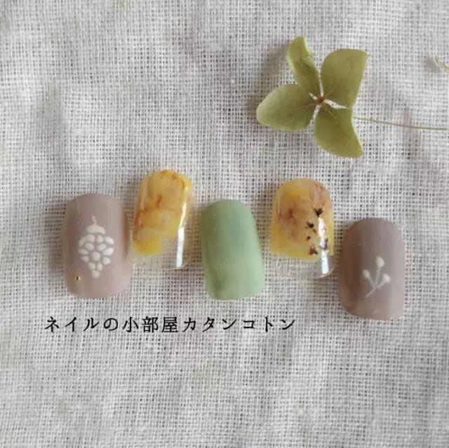 适合春天的小清新美甲,让指尖成为“限量版”!