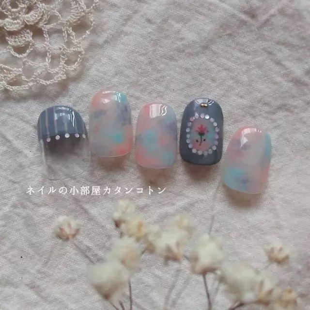 适合春天的小清新美甲,让指尖成为“限量版”!