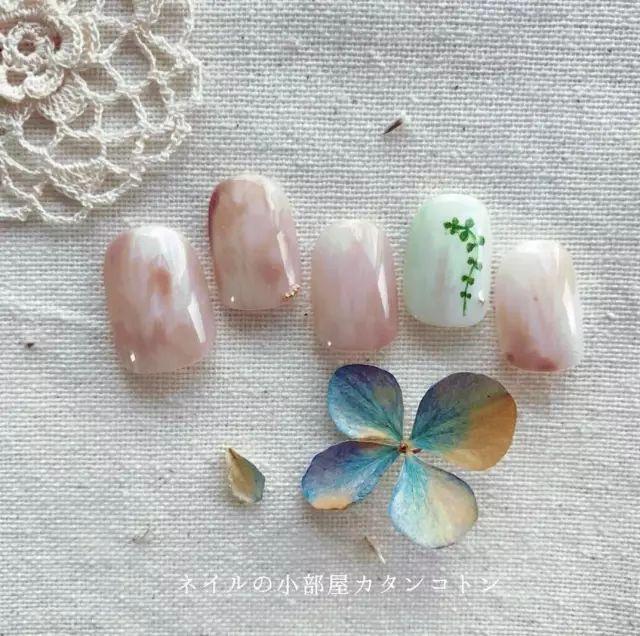 适合春天的小清新美甲,让指尖成为“限量版”!