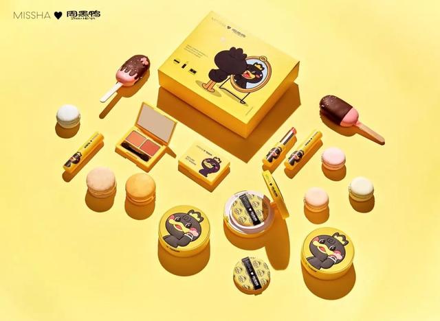 周黑鸭 X 谜尚 = 定制彩妆!这波操作很少女~