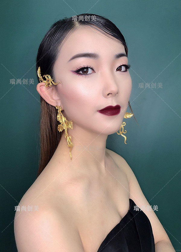 晚装造型