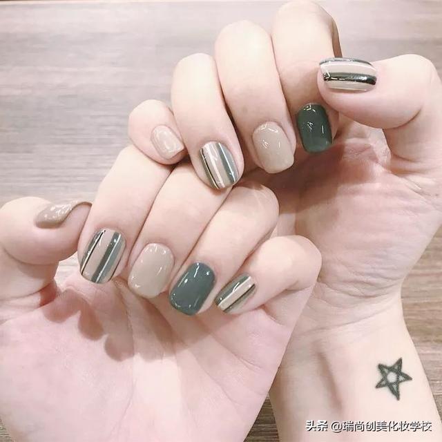 春日里好看的美甲款式,和绿色更配哦~