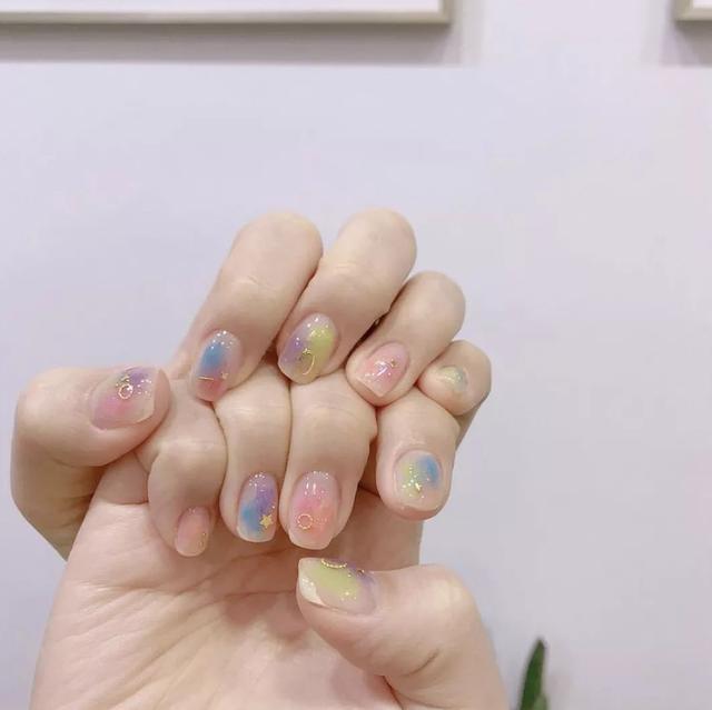 超好看的春季ins风美甲,配色简单巨显气质~