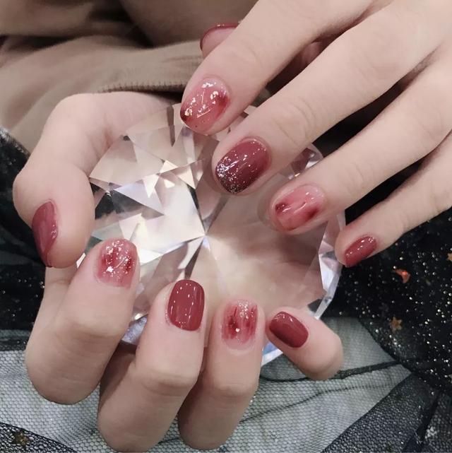 把春天画在手上,百搭款式承包你的春季美甲