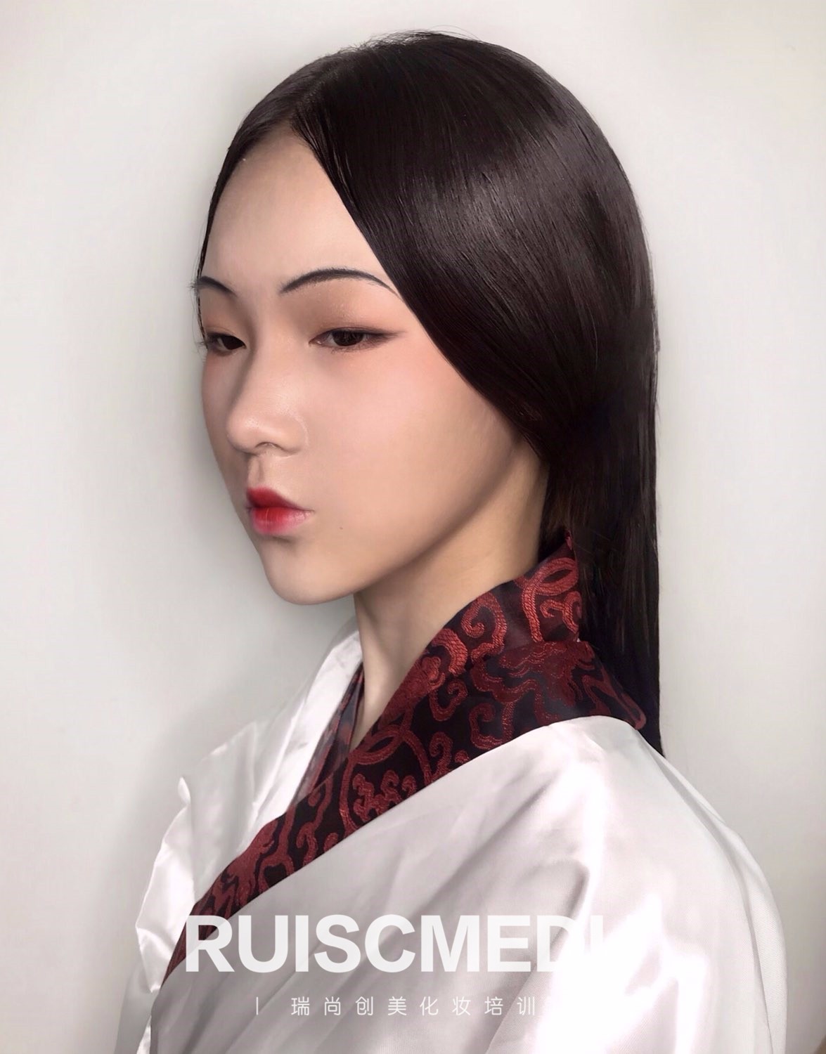 秦朝女子发型和妆容图片