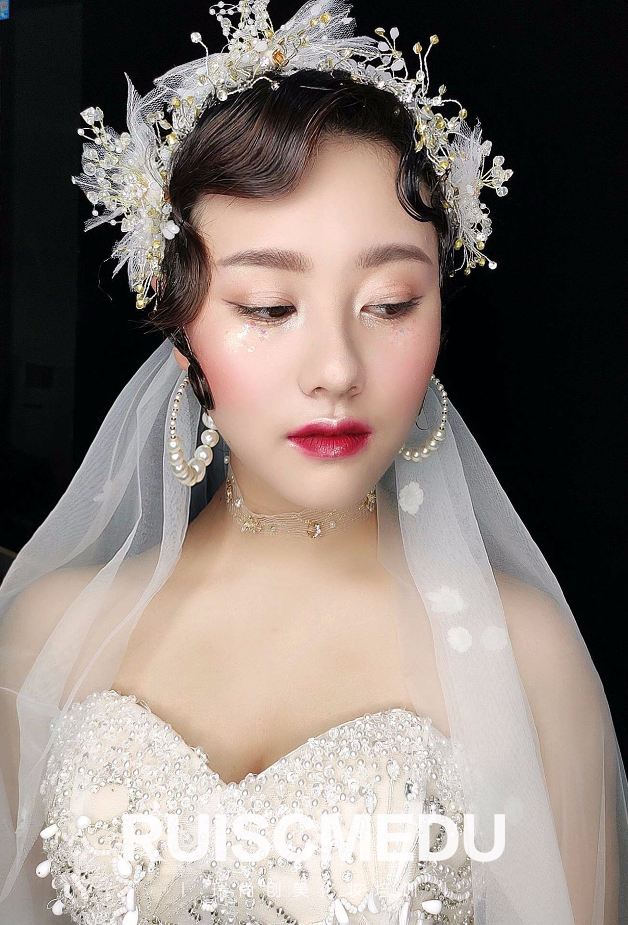 日系圆脸女生新娘发型|艾维美|郑州婚纱摄影前十名