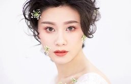 已经25岁了,25岁学化妆可以吗?