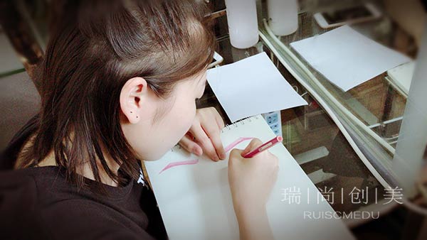 63岁成为“新晋网红”,拼的是一技之长 63岁成为“新晋网红”,拼的是一技之长
